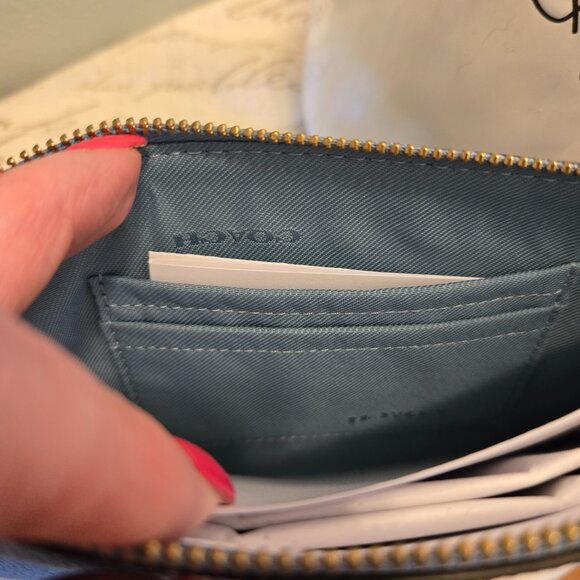Coach NWT Bluebell Small Wristlet - Picture 4 of 8